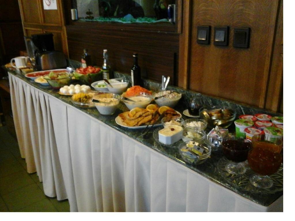 Hotel Omnibusz Budapest Bagian luar foto