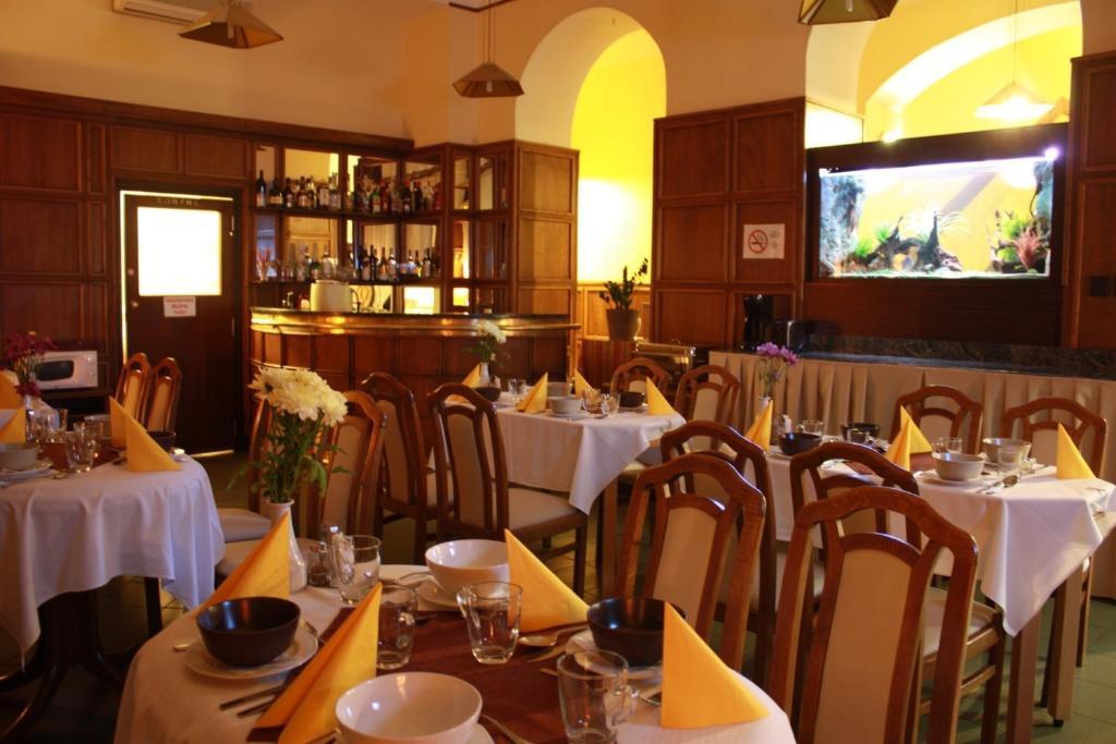 Hotel Omnibusz Budapest Bagian luar foto