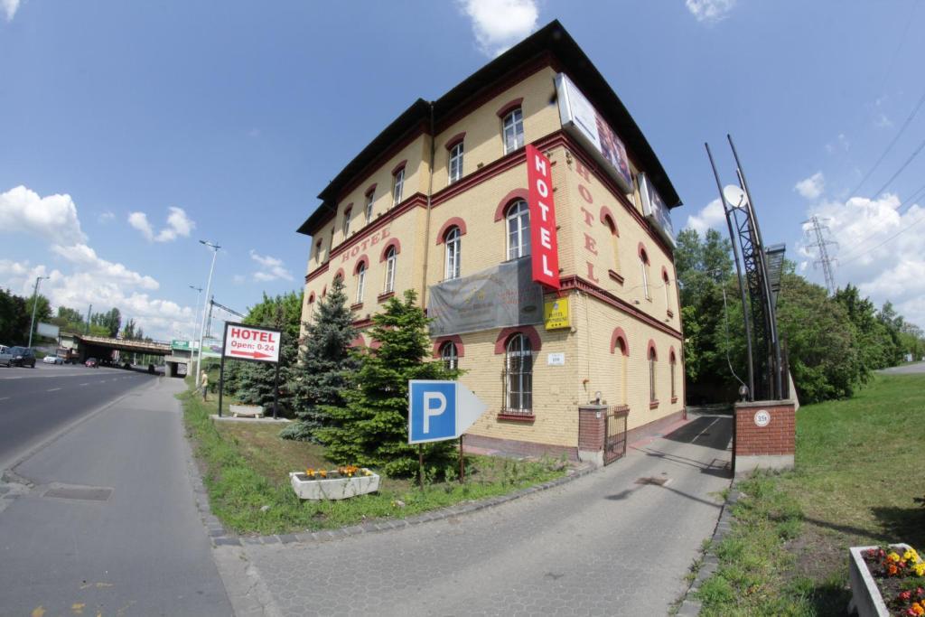 Hotel Omnibusz Budapest Bagian luar foto