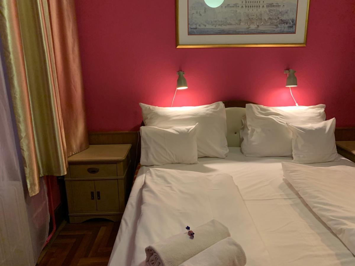 Hotel Omnibusz Budapest Bagian luar foto