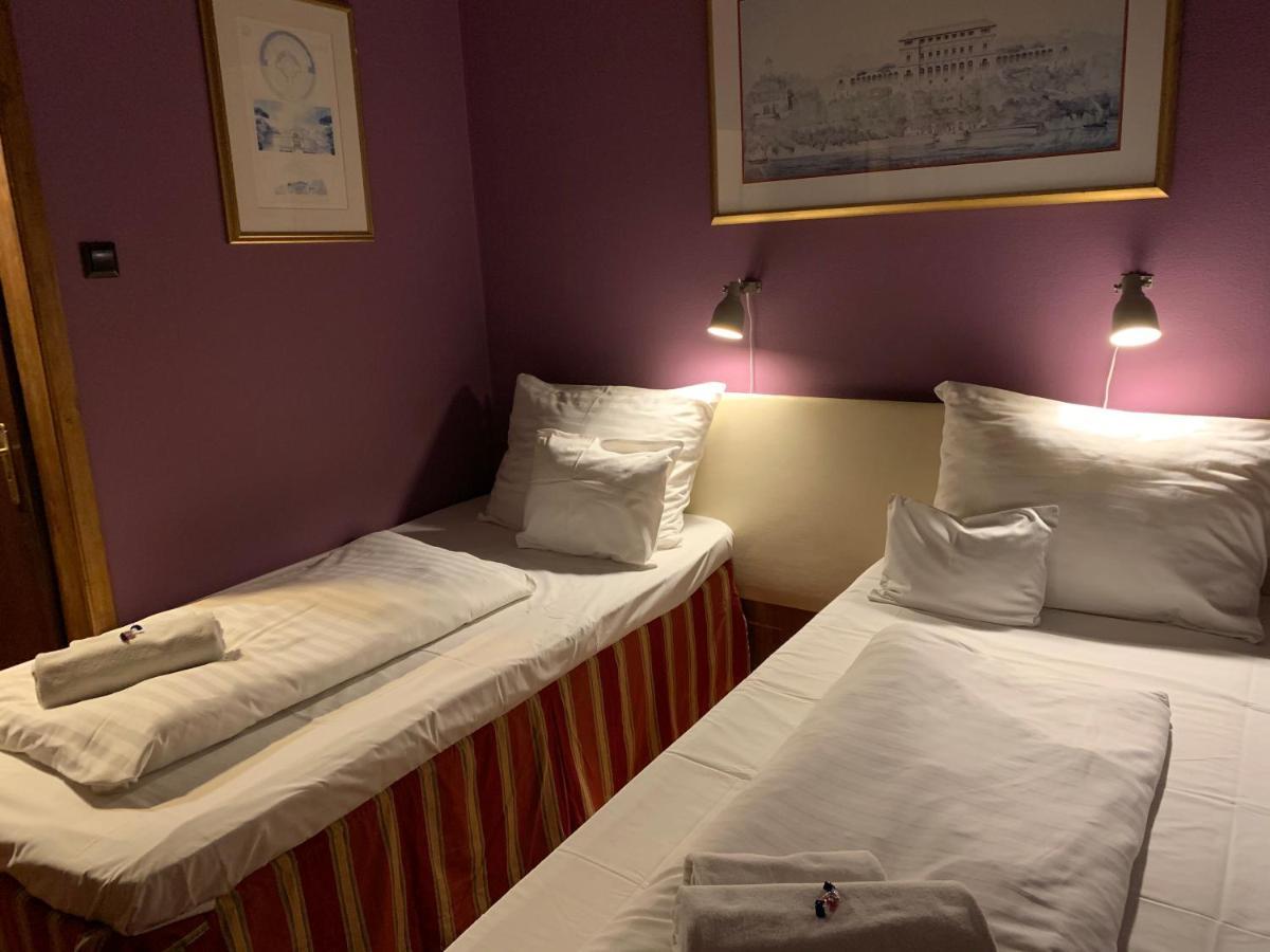 Hotel Omnibusz Budapest Bagian luar foto