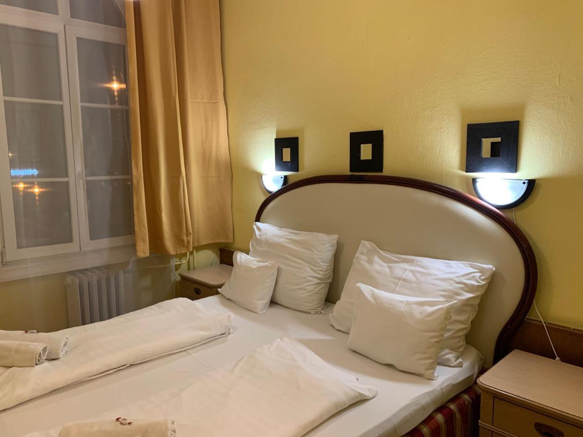 Hotel Omnibusz Budapest Bagian luar foto
