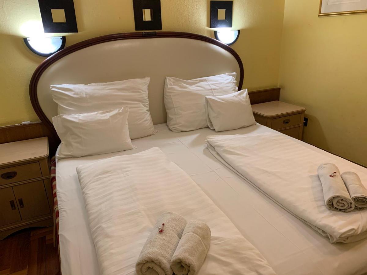 Hotel Omnibusz Budapest Bagian luar foto