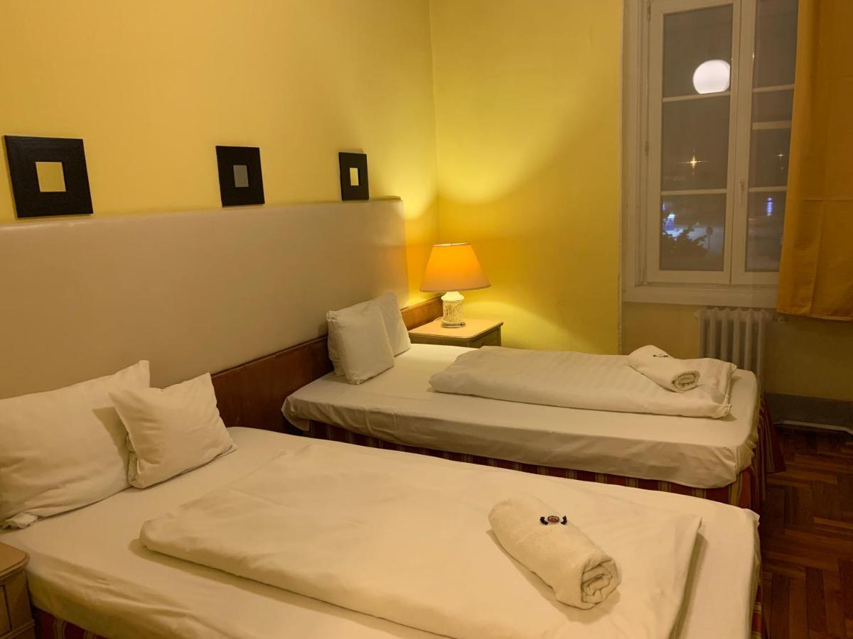 Hotel Omnibusz Budapest Bagian luar foto
